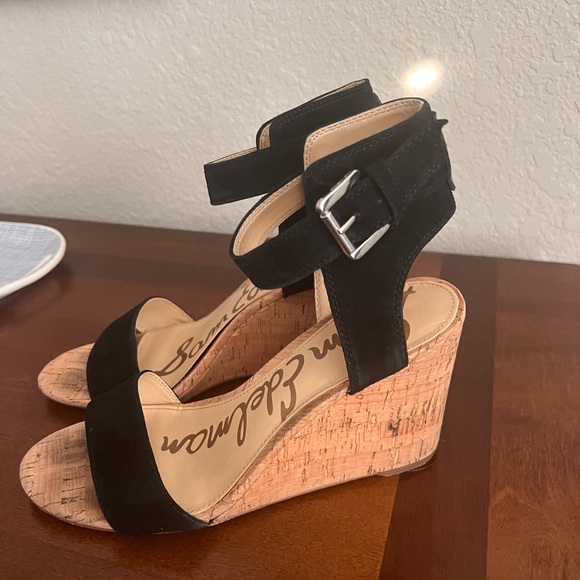 Gently used Sam Edelman suede wedge. - Picture 2 of 4